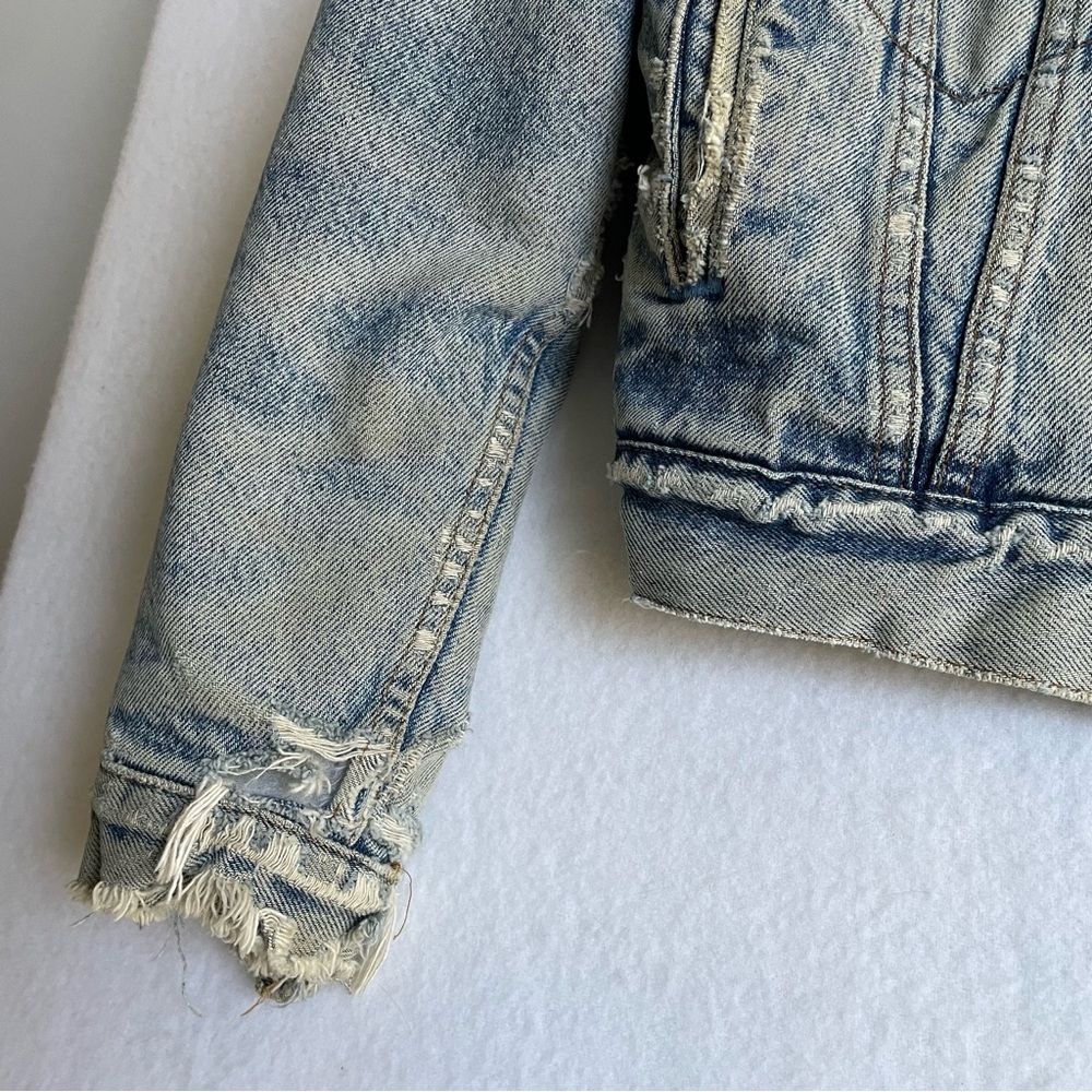 Vintage Levi's Blue Denim Sherpa-Lined Distressed Trucker Jean Jacket - Picture 3 of 15